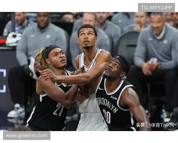 马刺逆转猛龙豪取10连胜 文班20+11失绝平球 马刺逆转猛龙豪取10连胜 文班20+11失绝平球