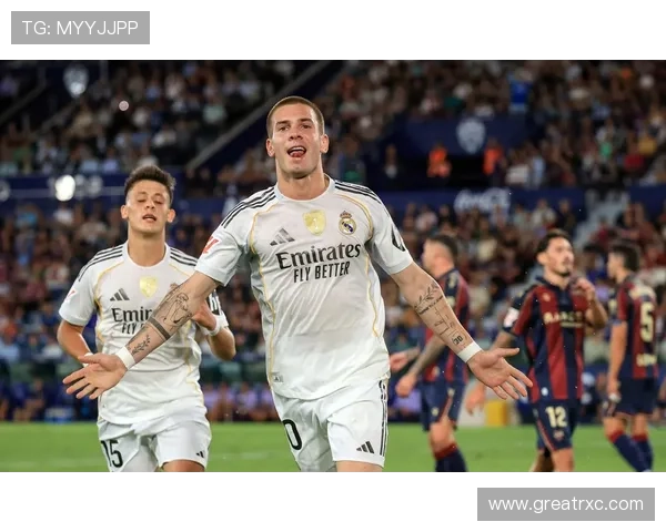 马斯坦托诺年薪碾压科莫大腿